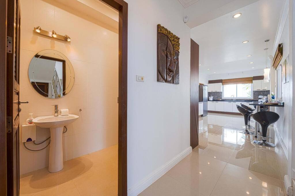 Villa Luxurious 5-bedroom Private Pool Villa! Pv5 HHQ